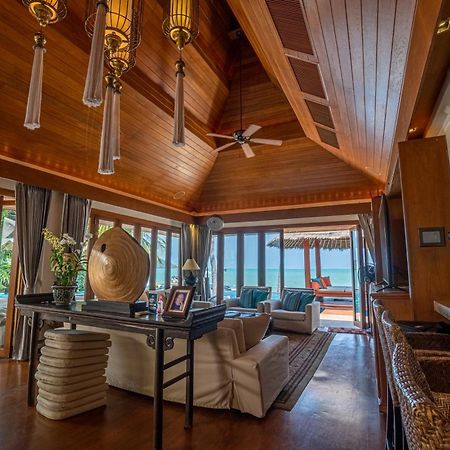 Upni Duniya - Luxury, Beachfront 9-Suites Villa Bang Rak Beach  Eksteriør bilde