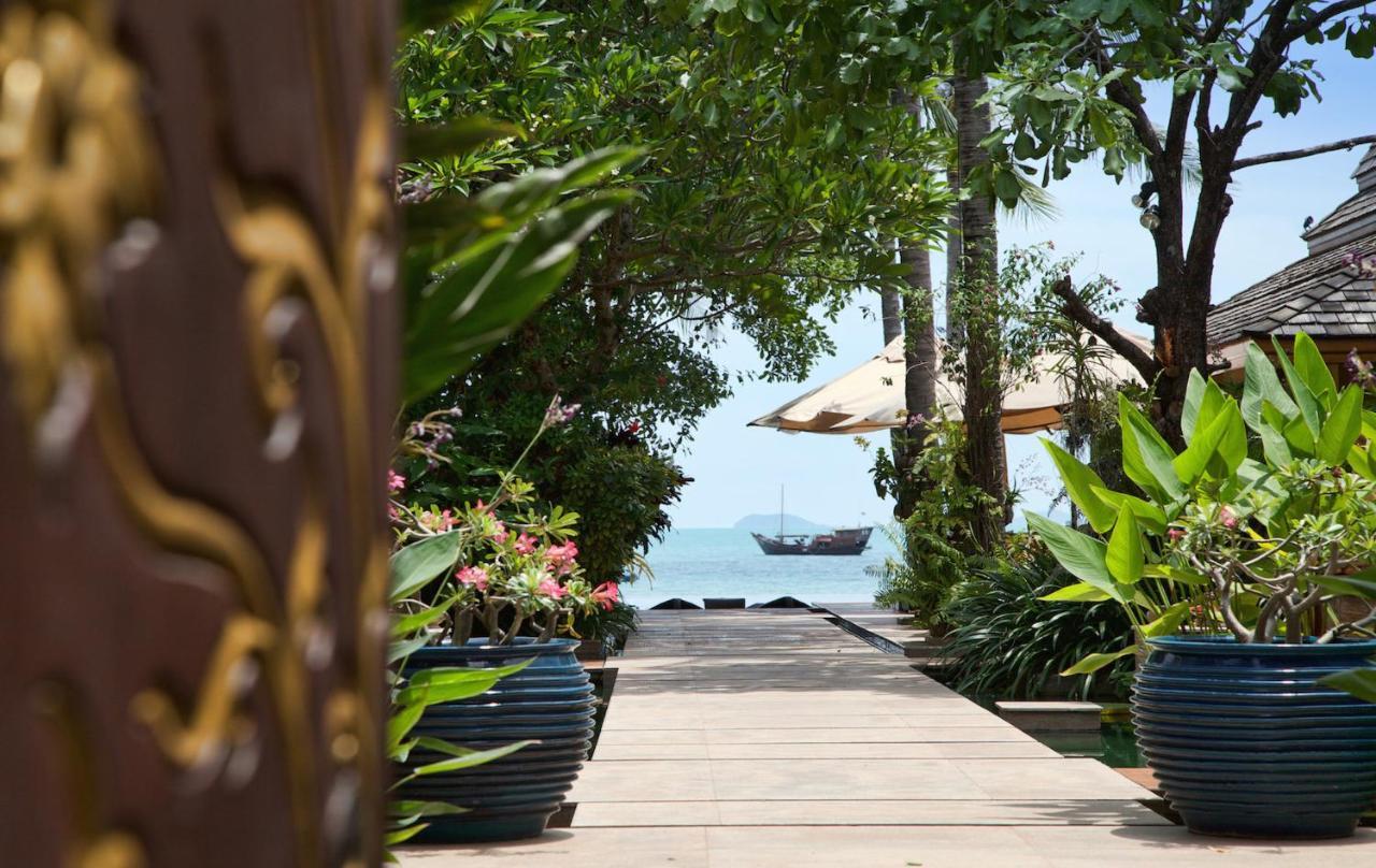 Upni Duniya - Luxury, Beachfront 9-Suites Villa Bang Rak Beach  Rom bilde
