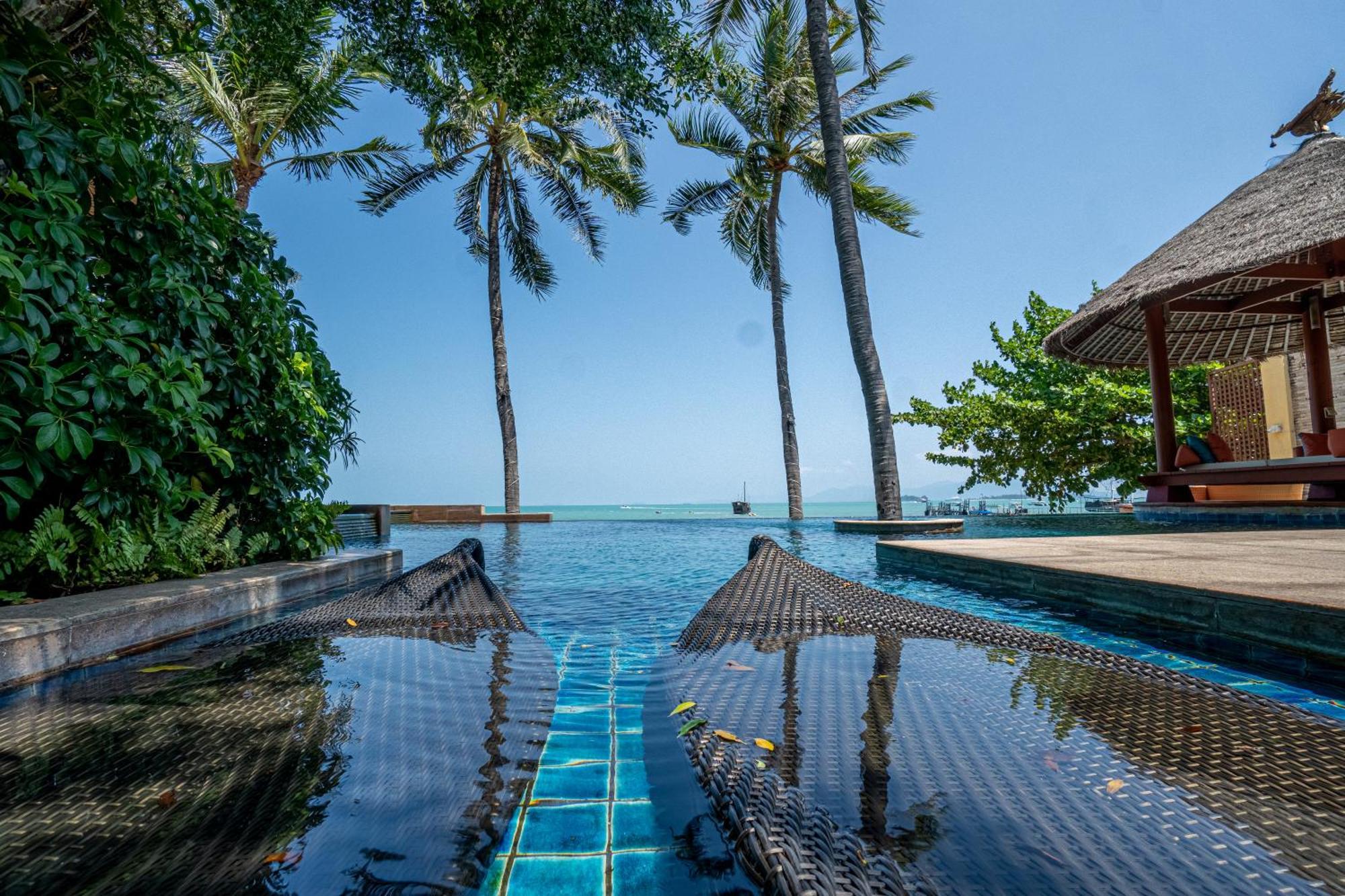 Upni Duniya - Luxury, Beachfront 9-Suites Villa Bang Rak Beach  Eksteriør bilde